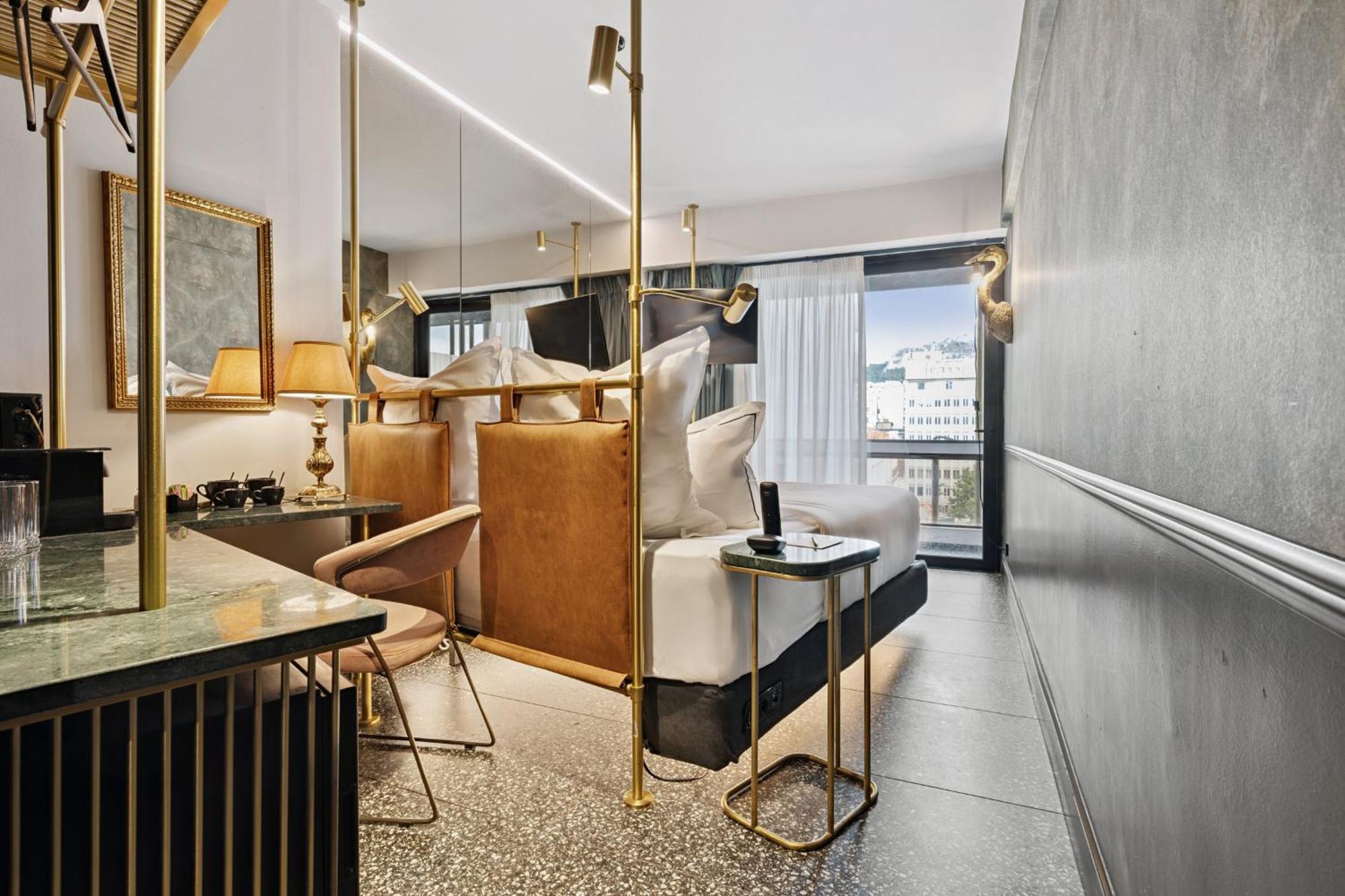 Savvy Room Balcony & City View